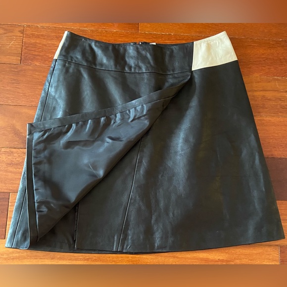 Halogen 100% Genuine Buttery Leather Mini Skirt Sz 4 - Picture 2 of 8